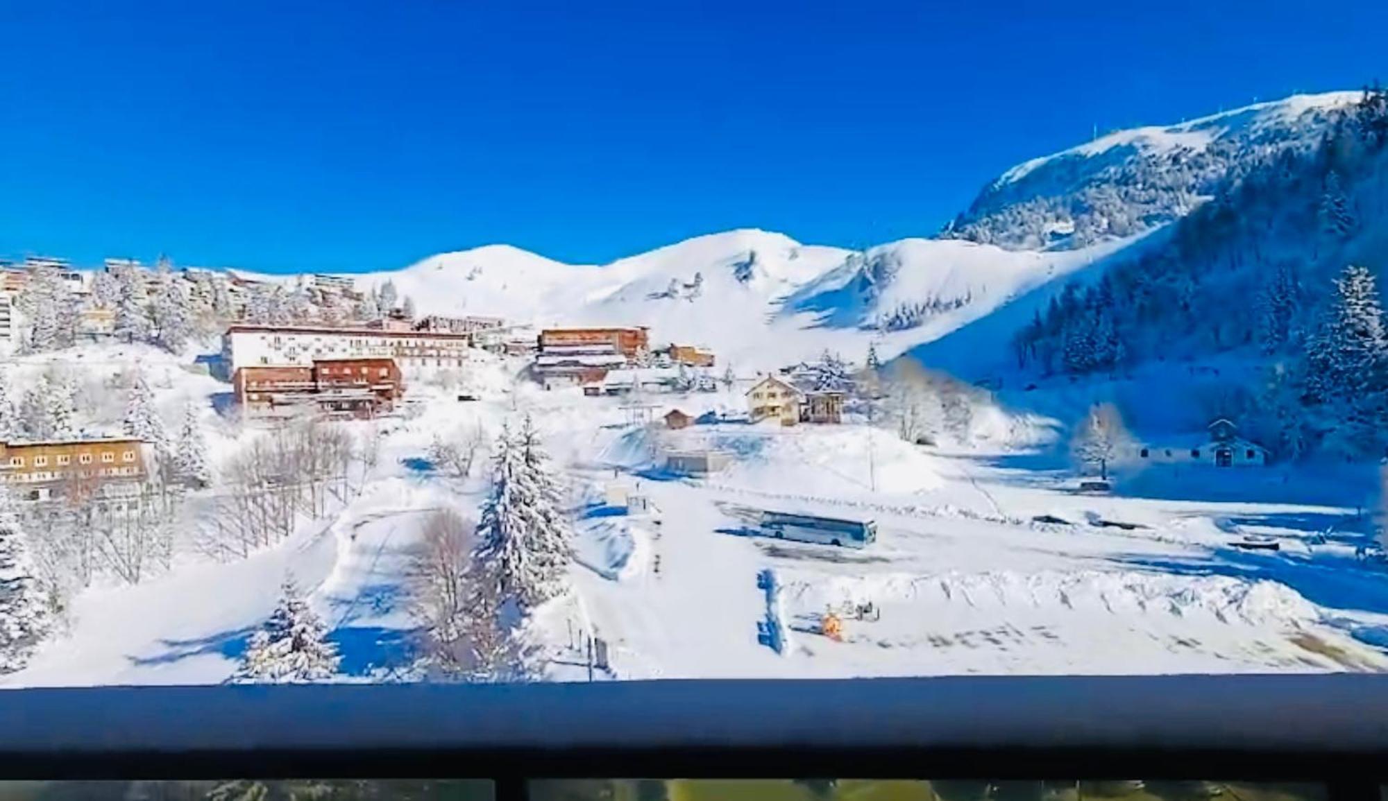 Appartement Lou Pied De Piste Chamrousse Eksteriør billede